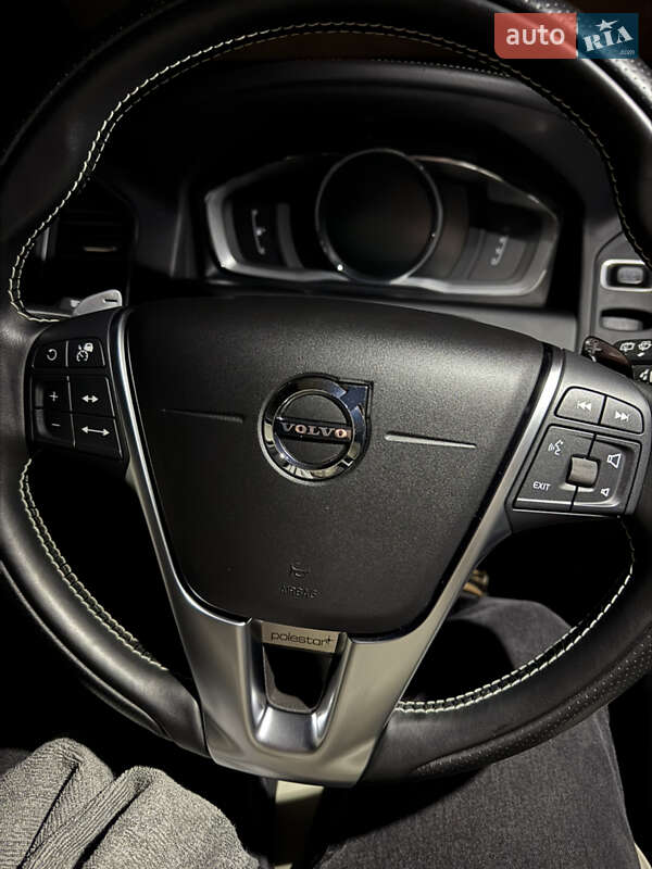 Внедорожник / Кроссовер Volvo XC60 2014 в Киеве