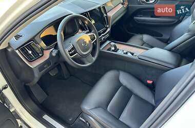 Внедорожник / Кроссовер Volvo XC60 2024 в 