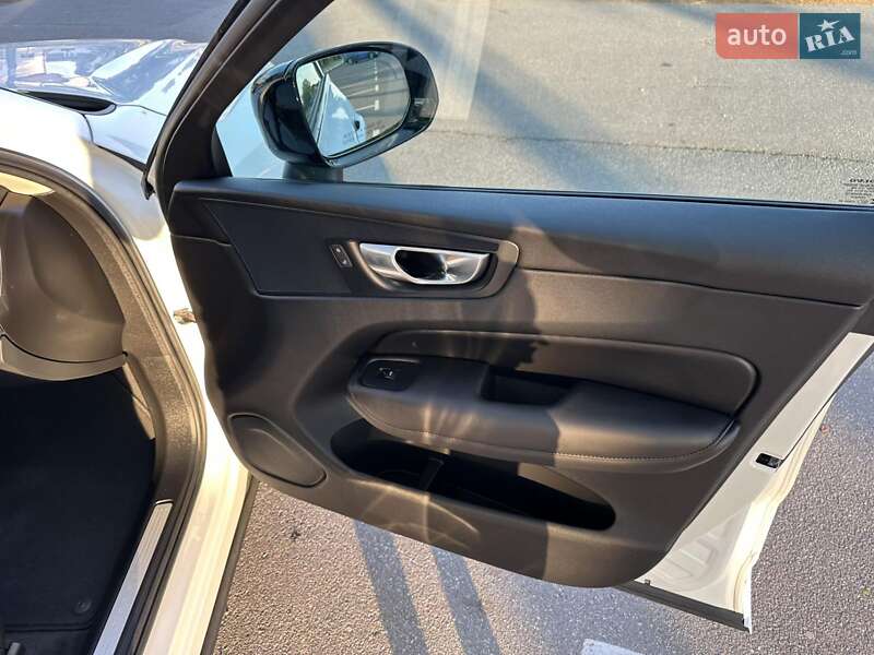 Внедорожник / Кроссовер Volvo XC60 2024 в Киеве фото 32 Внедорожник / Кроссовер Volvo XC60 2024 в Киеве