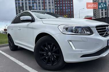 Позашляховик / Кросовер Volvo XC60 2015 в Києві