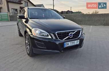 Позашляховик / Кросовер Volvo XC60 2013 в 