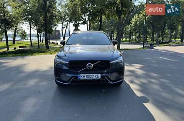 Внедорожник / Кроссовер Volvo XC60 2022 в 
