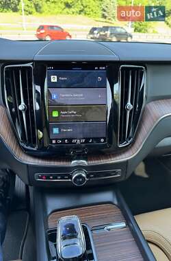 Внедорожник / Кроссовер Volvo XC60 2022 в 