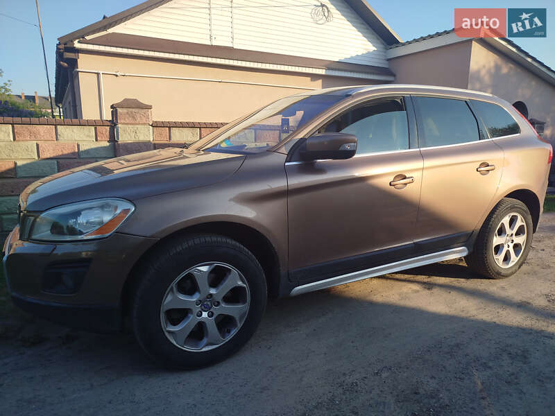 Внедорожник / Кроссовер Volvo XC60 2009 в 