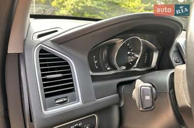 Внедорожник / Кроссовер Volvo XC60 2016 в 