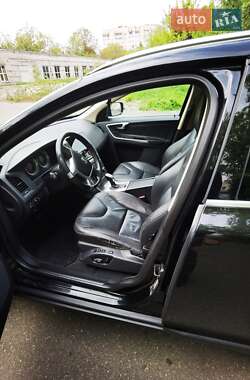 Внедорожник / Кроссовер Volvo XC60 2012 в 
