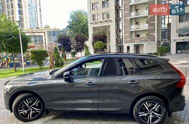 Внедорожник / Кроссовер Volvo XC60 2021 в 
