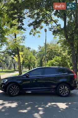 Внедорожник / Кроссовер Volvo XC60 2017 в 
