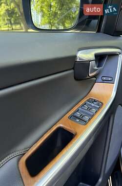Внедорожник / Кроссовер Volvo XC60 2017 в 