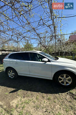 Внедорожник / Кроссовер Volvo XC60 2015 в 