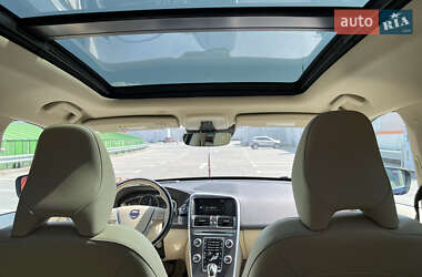 Позашляховик / Кросовер Volvo XC60 2015 в 