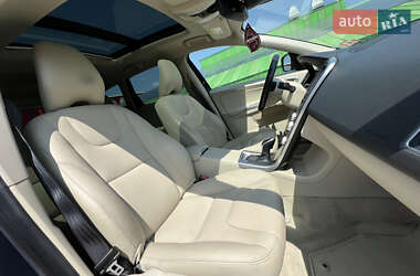 Позашляховик / Кросовер Volvo XC60 2015 в 