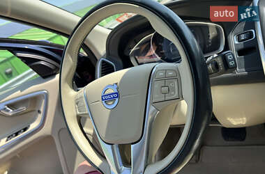 Позашляховик / Кросовер Volvo XC60 2015 в 