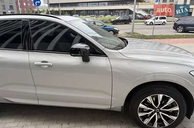 Внедорожник / Кроссовер Volvo XC60 2023 в 
