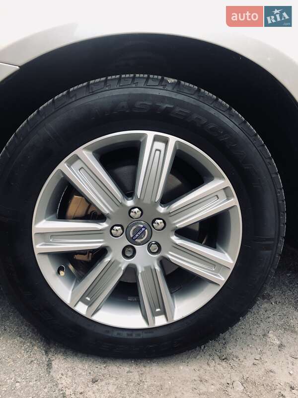 Внедорожник / Кроссовер Volvo XC60 2015 в Броварах
