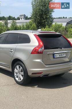 Внедорожник / Кроссовер Volvo XC60 2015 в 