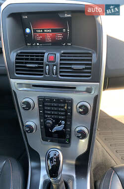 Внедорожник / Кроссовер Volvo XC60 2014 в 
