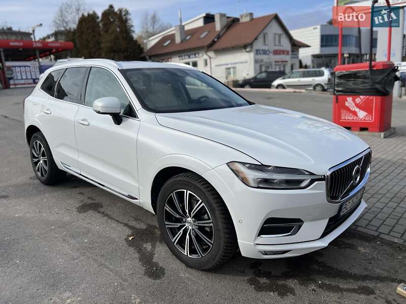 Позашляховик / Кросовер Volvo XC60 2017 в 