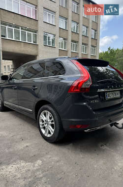 Внедорожник / Кроссовер Volvo XC60 2015 в 