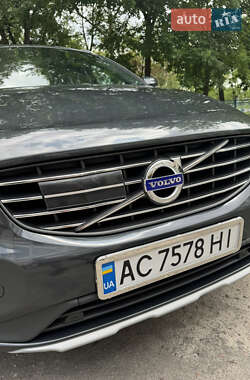 Внедорожник / Кроссовер Volvo XC60 2015 в 