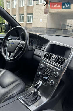 Внедорожник / Кроссовер Volvo XC60 2015 в 