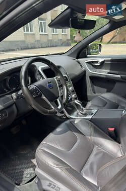 Внедорожник / Кроссовер Volvo XC60 2015 в 