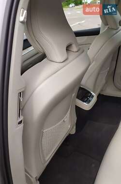 Внедорожник / Кроссовер Volvo XC60 2022 в 
