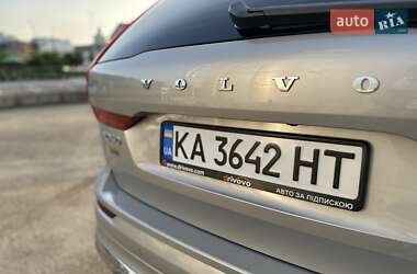 Внедорожник / Кроссовер Volvo XC60 2021 в 