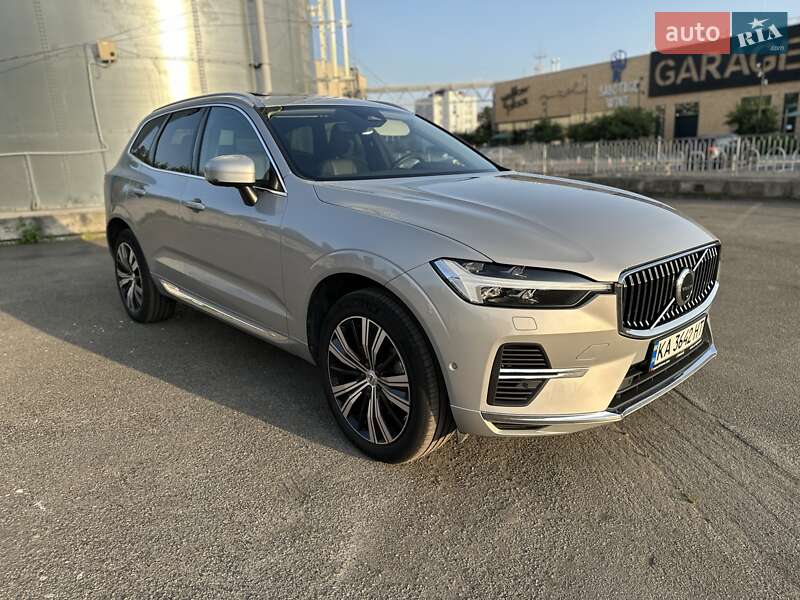Внедорожник / Кроссовер Volvo XC60 2021 в 