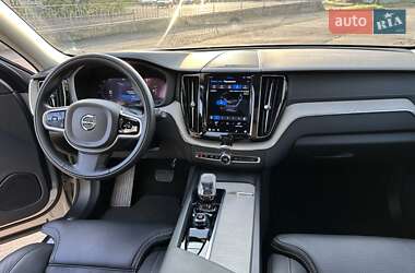 Внедорожник / Кроссовер Volvo XC60 2021 в 
