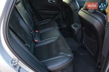 Внедорожник / Кроссовер Volvo XC60 2018 в 