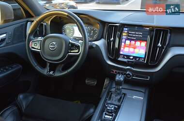 Внедорожник / Кроссовер Volvo XC60 2018 в 