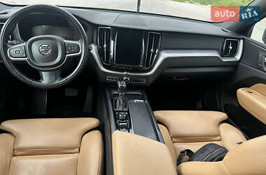 Внедорожник / Кроссовер Volvo XC60 2018 в 