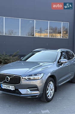 Внедорожник / Кроссовер Volvo XC60 2017 в 