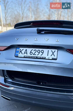 Внедорожник / Кроссовер Volvo XC60 2017 в 