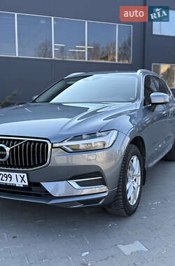 Внедорожник / Кроссовер Volvo XC60 2017 в 