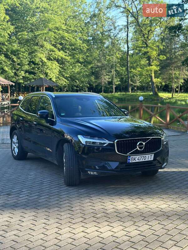 Внедорожник / Кроссовер Volvo XC60 2019 в 