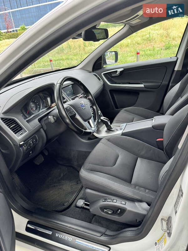 Внедорожник / Кроссовер Volvo XC60 2014 в Киеве