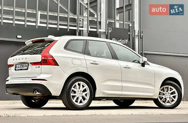 Внедорожник / Кроссовер Volvo XC60 2017 в 