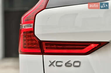 Внедорожник / Кроссовер Volvo XC60 2017 в 