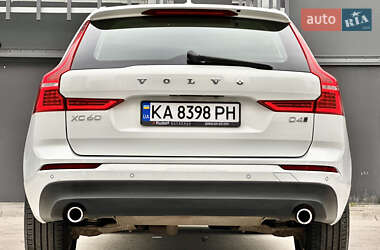 Внедорожник / Кроссовер Volvo XC60 2017 в 