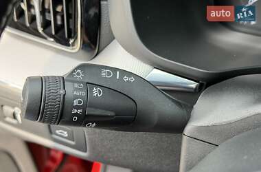 Внедорожник / Кроссовер Volvo XC60 2020 в 