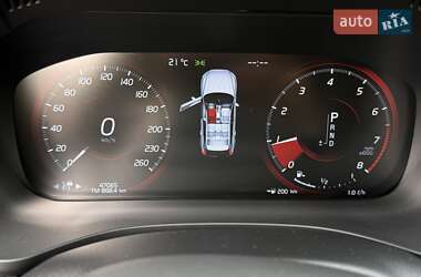 Внедорожник / Кроссовер Volvo XC60 2020 в 