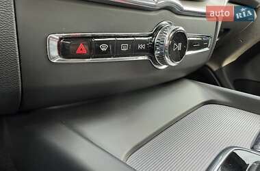 Внедорожник / Кроссовер Volvo XC60 2020 в 