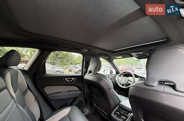 Внедорожник / Кроссовер Volvo XC60 2020 в 