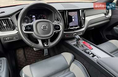 Внедорожник / Кроссовер Volvo XC60 2020 в 