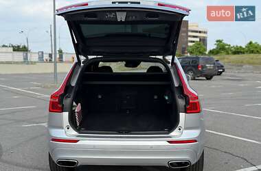 Внедорожник / Кроссовер Volvo XC60 2020 в 