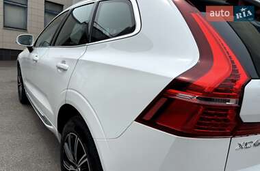 Внедорожник / Кроссовер Volvo XC60 2020 в 