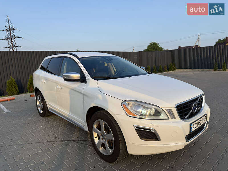 Внедорожник / Кроссовер Volvo XC60 2011 в 