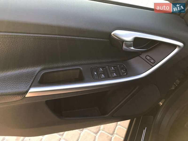 Внедорожник / Кроссовер Volvo XC60 2010 в Городке фото 9 Внедорожник / Кроссовер Volvo XC60 2010 в Городке